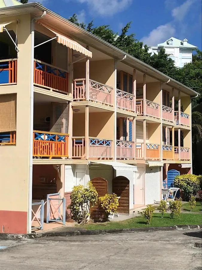 Studio Avec Balcon Et Vue Sur Jardin A Sainte Anne 25 M² Parking Inclus
