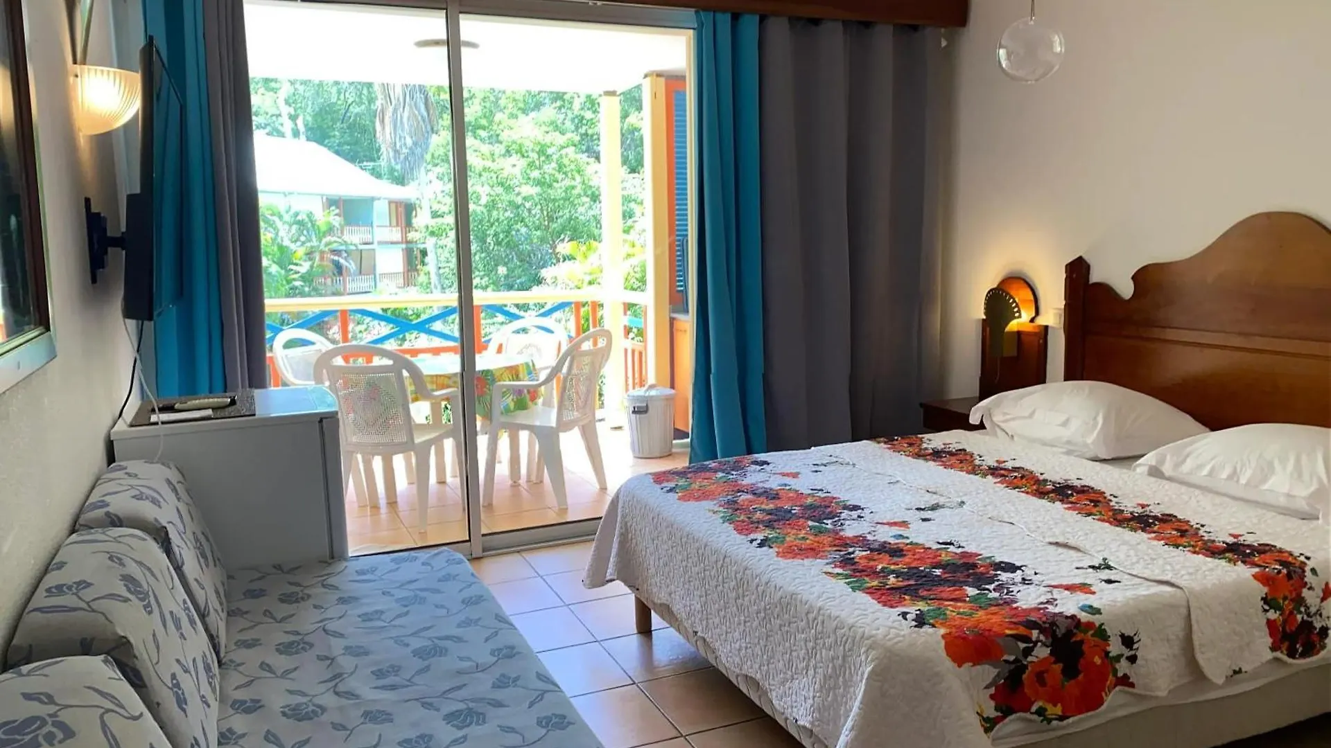 Apartment Studio Avec Balcon Et Vue Sur Jardin A Sainte Anne 25 M² Parking Inclus