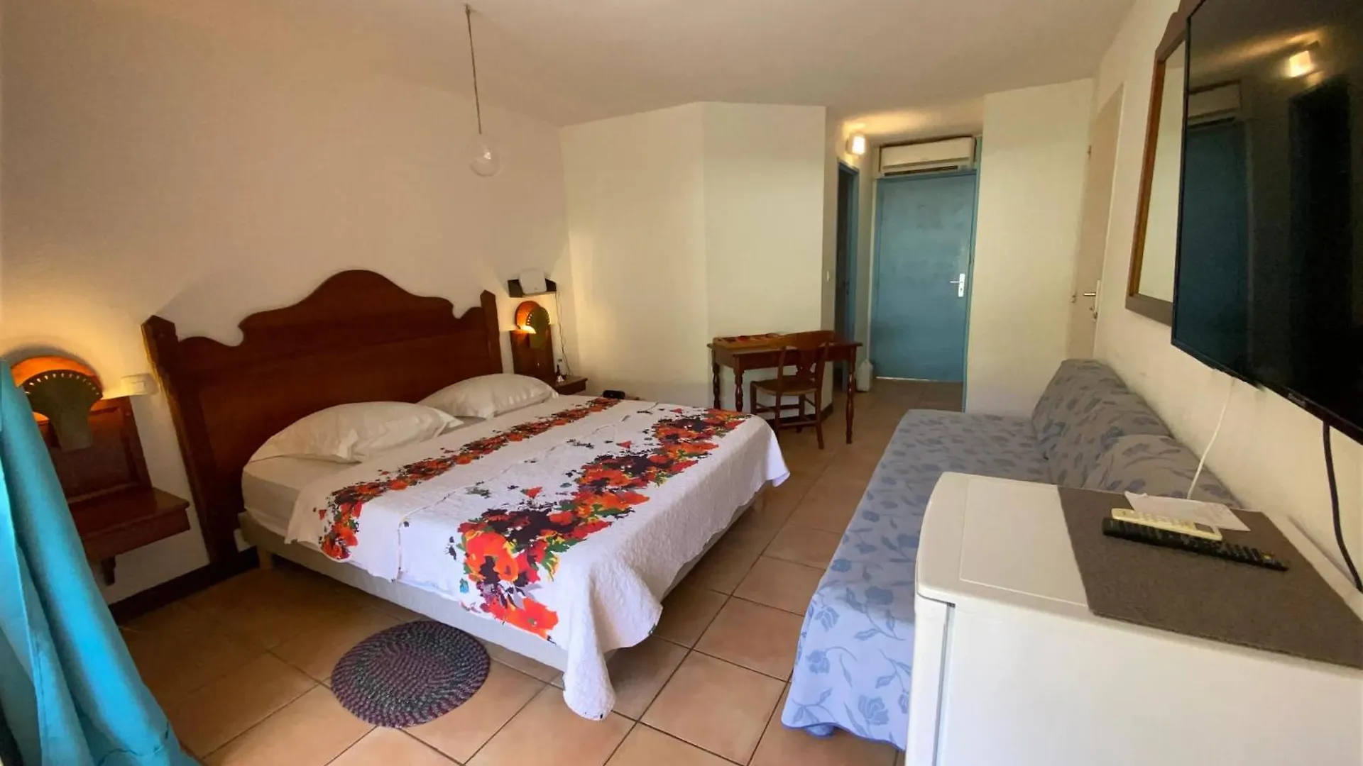 Studio Avec Balcon Et Vue Sur Jardin A Sainte Anne 25 M² Parking Inclus Martinique